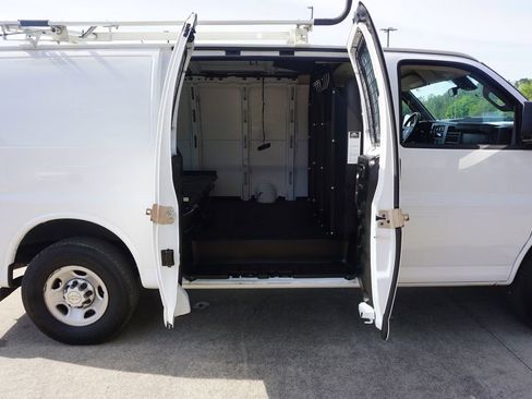 Used 2020 Chevrolet Express 2500 w/ Driver Convenience Package RWD image 12