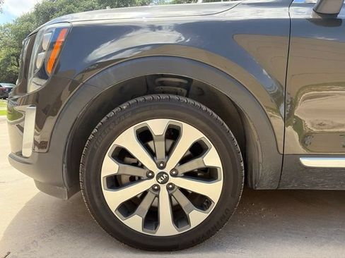 Used 2021 Kia Telluride EX w/ EX Premium Package FWD image 3