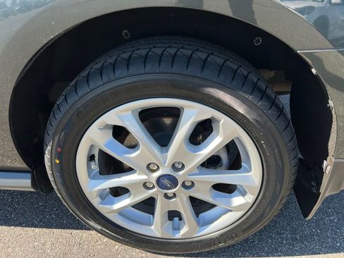 Used 2017 Ford Transit Connect XLT image 13