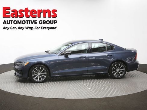Used 2022 Volvo S60 B5 Momentum image 58