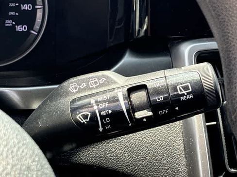 Used 2021 Kia Sorento LX FWD image 26