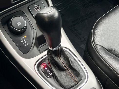 Used 2018 Jeep Compass Latitude image 19