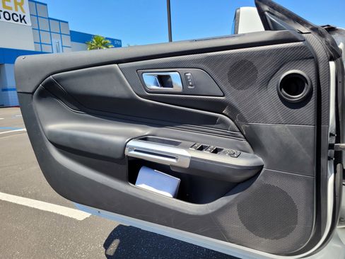 Used 2025 Ford Mustang Premium RWD image 24