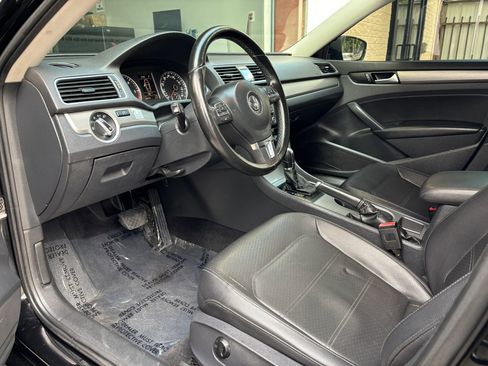 Used 2014 Volkswagen Passat TDI SE image 11