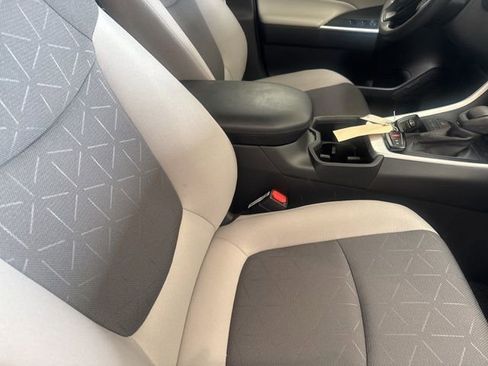 Certified 2025 Toyota RAV4 XLE FWD image 10