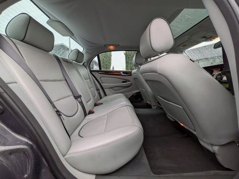 Used 2008 Jaguar XJ8 image 19