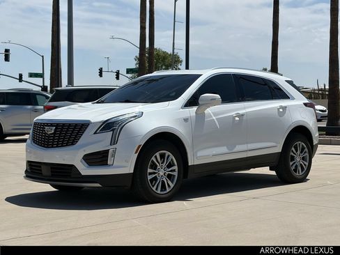 Used 2023 Cadillac XT5 Premium Luxury w/ Technology Package FWD image 2