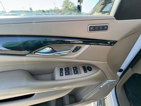 Used 2018 Cadillac Escalade Platinum image 27