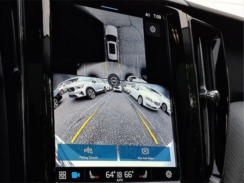 Certified 2025 Volvo XC60 B5 Plus image 15