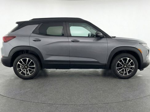 Used 2025 Chevrolet TrailBlazer LT image 11