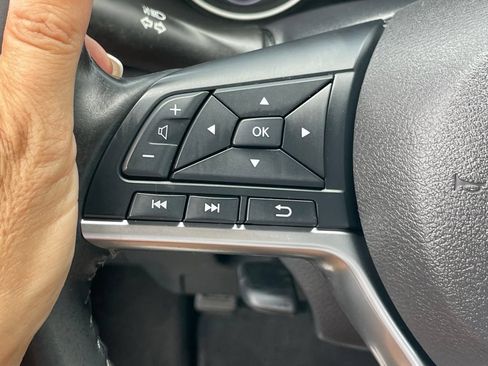 Certified 2023 Nissan Sentra SV FWD image 15