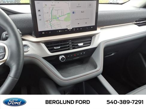 Used 2026 Ford Explorer Active w/ Active Comfort Package AWD/4WD image 33