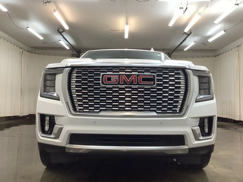Used 2024 GMC Yukon XL Denali w/ Advanced Technology Package RWD image 10