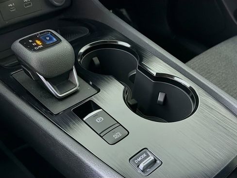 Used 2022 Nissan Rogue SV image 19