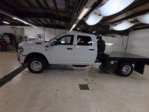 New 2026 RAM 3500 4x4 Crew Cab DRW image 4