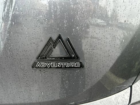 Used 2018 Toyota RAV4 Adventure AWD/4WD image 4