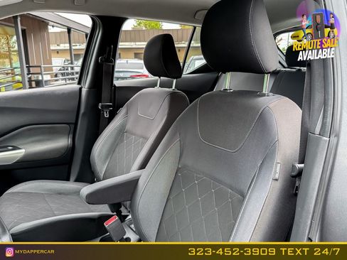 Used 2019 Nissan Kicks SV FWD image 10