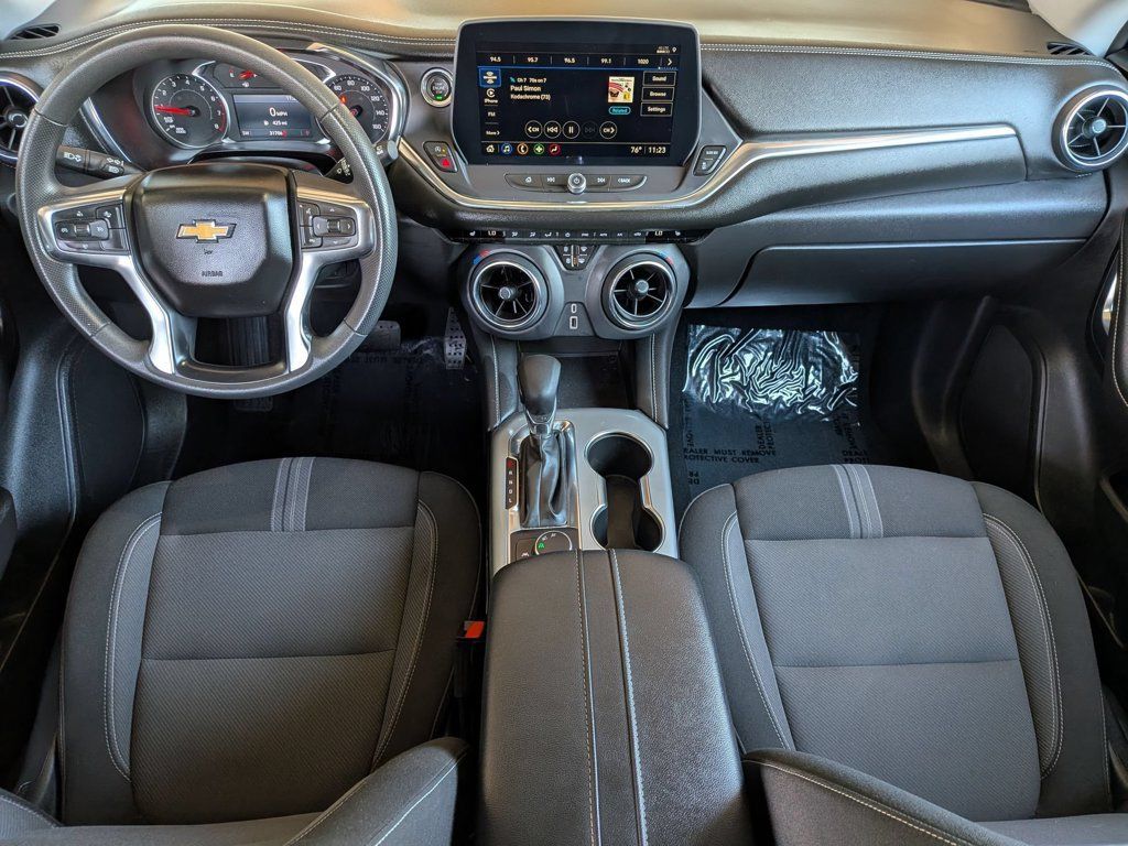 Used 2025 Chevrolet Blazer LT FWD image 24