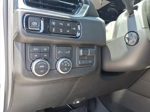 New 2026 GMC Yukon Denali w/ Denali Reserve Package AWD/4WD image 19
