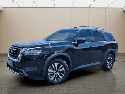 Used 2023 Nissan Pathfinder SL