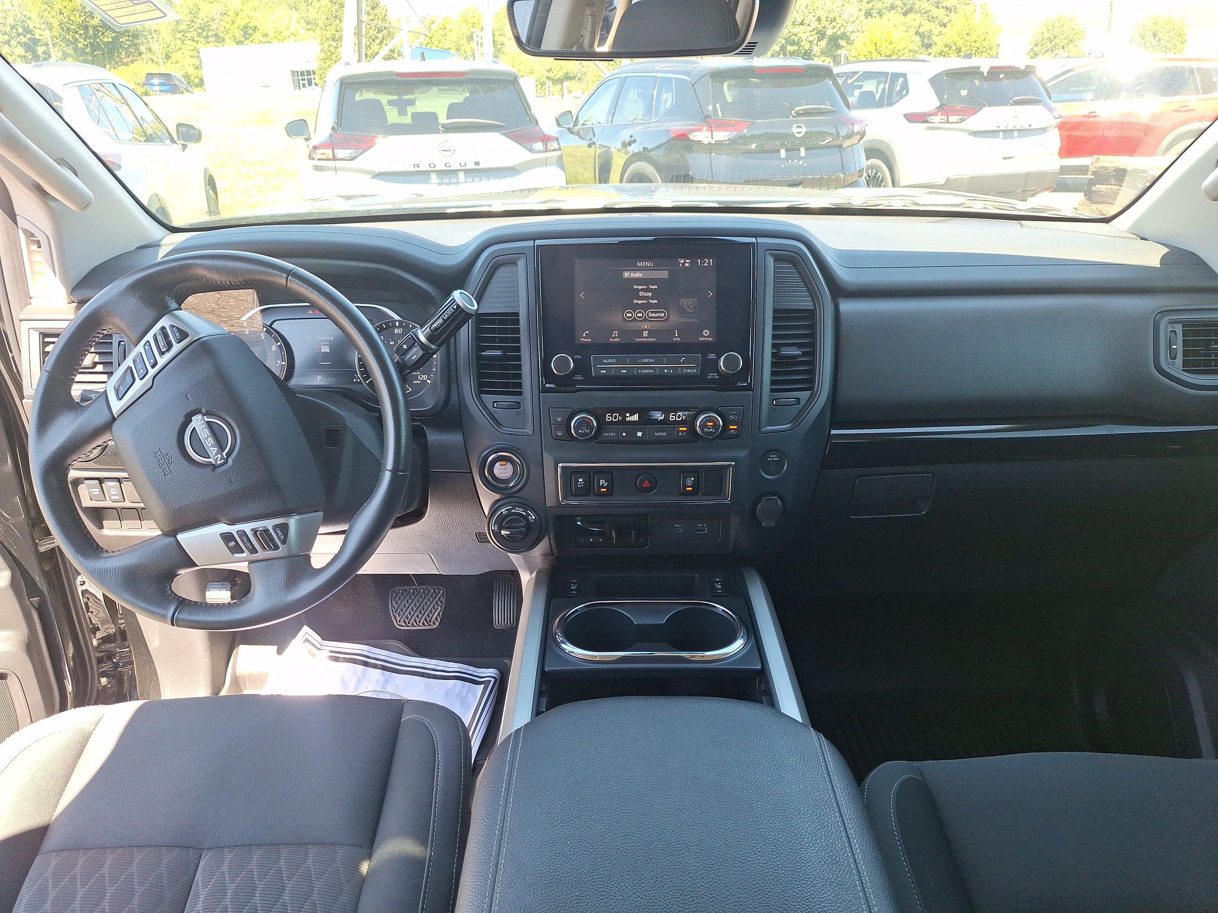 Used 2024 Nissan Titan SV w/ SV Convenience Package AWD/4WD image 19
