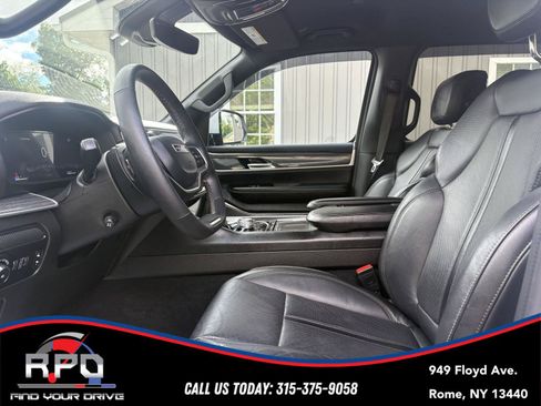 Used 2022 Jeep Wagoneer Series III AWD/4WD image 14