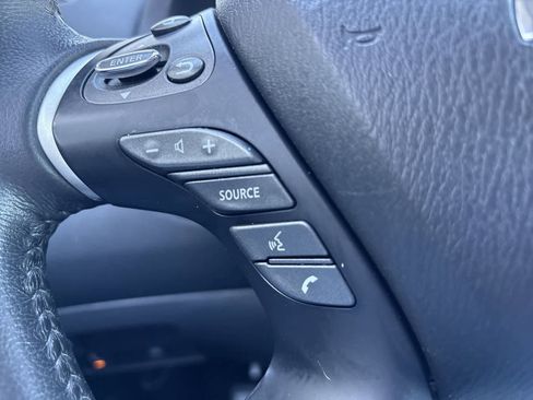 Used 2020 Nissan Pathfinder SV image 30