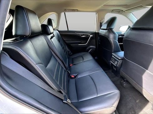 Used 2021 Toyota RAV4 XLE Premium FWD image 20