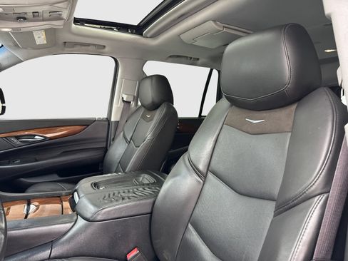 Used 2016 Cadillac Escalade Premium AWD/4WD image 15