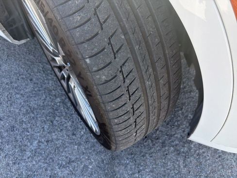 Used 2024 BMW X7 xDrive40i w/ Premium Package image 2