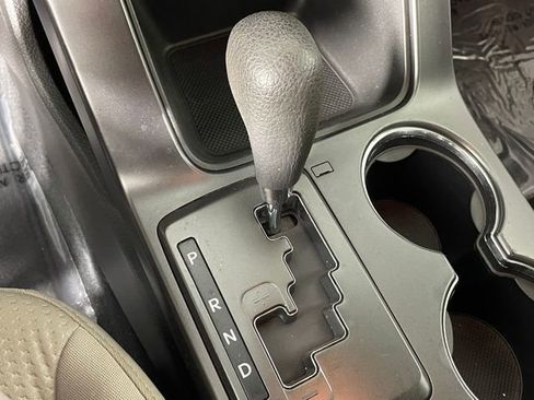 Used 2011 Kia Sorento 2WD w/ Convenience Pkg image 9