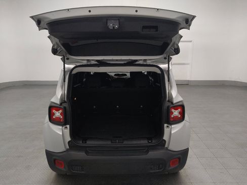 Used 2020 Jeep Renegade Latitude FWD image 29