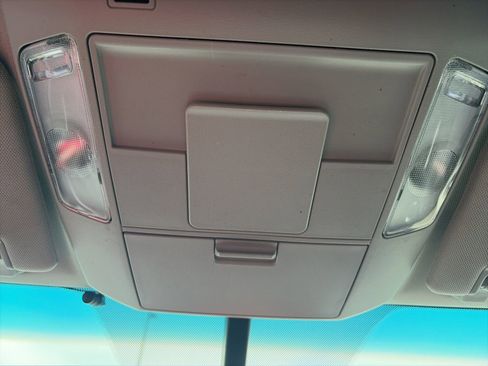 Used 2014 Toyota Tundra SR5 w/ SR5 Upgrade Package image 16