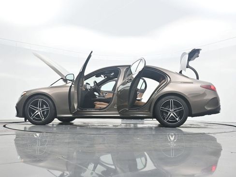 Used 2025 Mercedes-Benz E 350 Sedan image 39