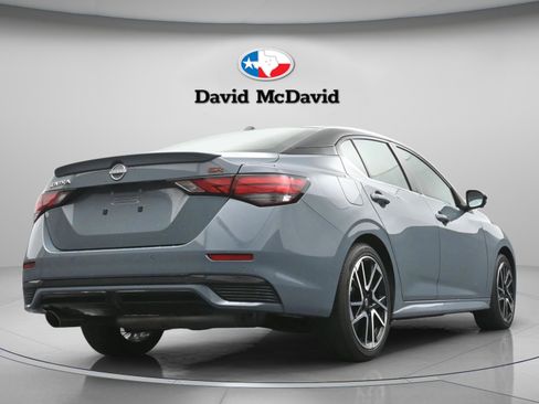 Used 2025 Nissan Sentra SR w/ SR Premium Package FWD image 34