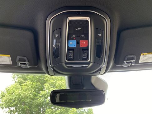 Used 2023 Jeep Grand Cherokee L Laredo AWD/4WD image 14