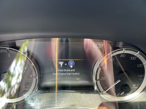 Used 2023 Toyota Highlander XLE image 10