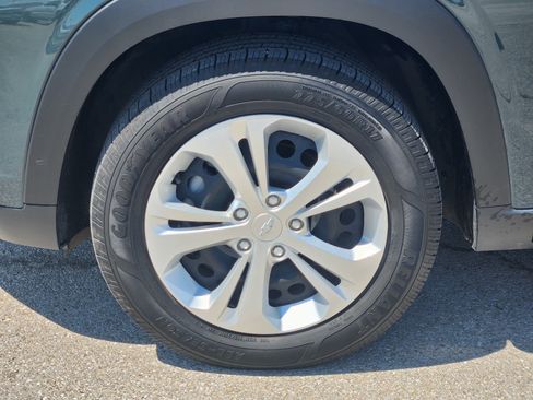Used 2025 Chevrolet Trax LS FWD image 10