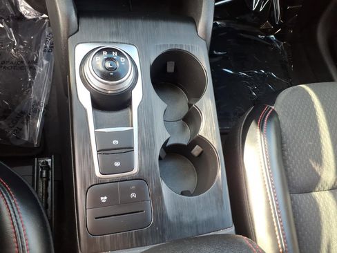 Used 2024 Ford Escape ST-Line image 16