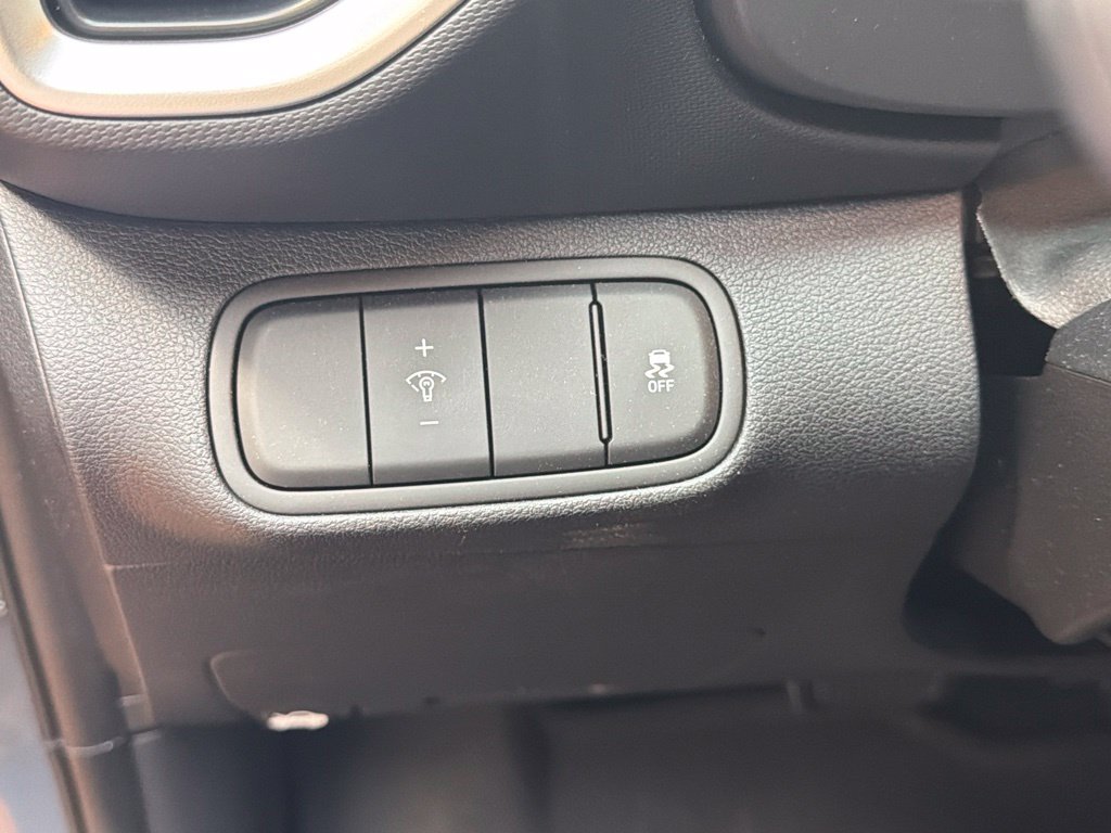 Used 2026 Hyundai Venue SEL FWD image 24