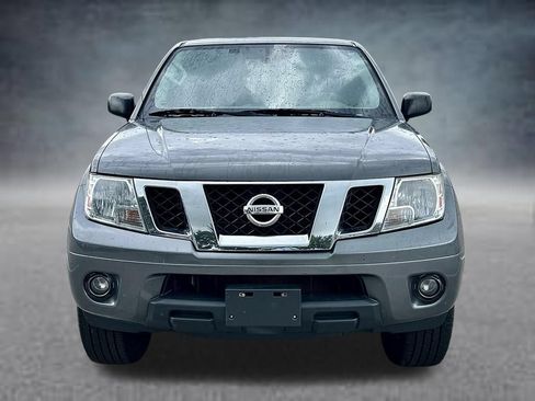 Used 2020 Nissan Frontier SV RWD image 2