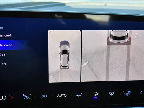 Used 2024 Chevrolet Equinox EV LT w/ LPO, Trailering Package image 19