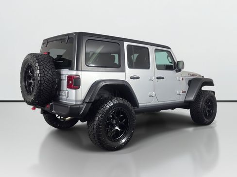 Used 2024 Jeep Wrangler Unlimited Rubicon AWD/4WD image 3