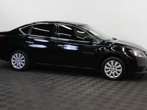 Used 2019 Nissan Sentra S FWD image 3