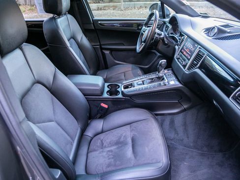 Used 2018 Porsche Macan Sport Edition image 24