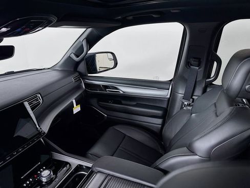 New 2026 Jeep Grand Wagoneer L 4X4 image 28