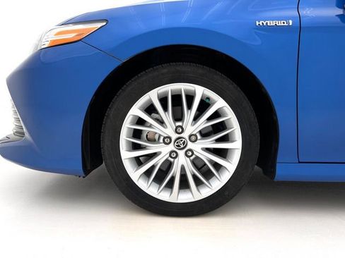 Used 2020 Toyota Camry XLE w/ Sunroof Package FWD image 30