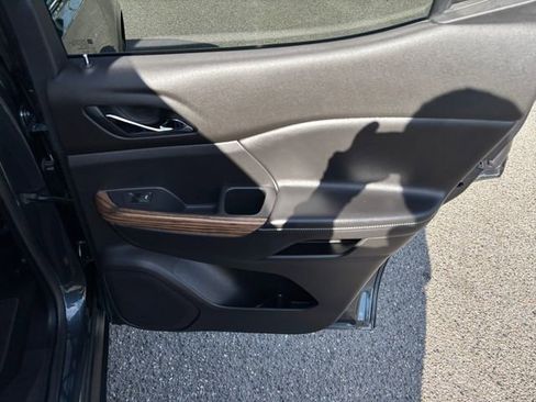 Used 2019 GMC Acadia Denali image 18