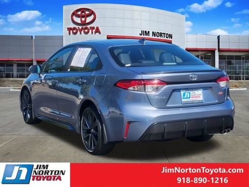 Used 2025 Toyota Corolla SE w/ SE Premium Package FWD image 8