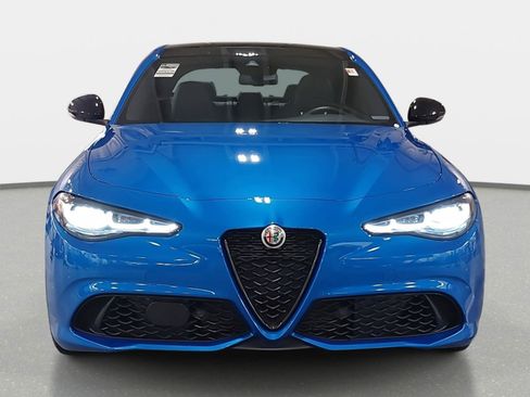 Used 2024 Alfa Romeo Giulia Veloce image 2
